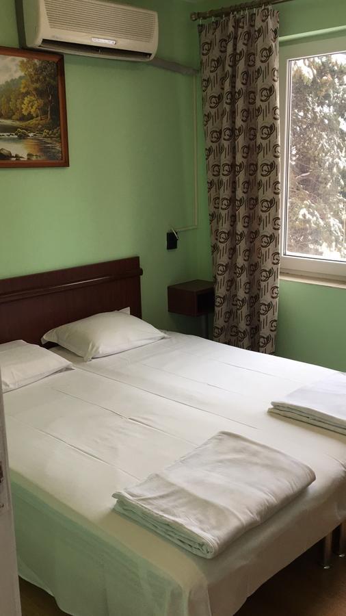 Royal Hostel Varna Extérieur photo